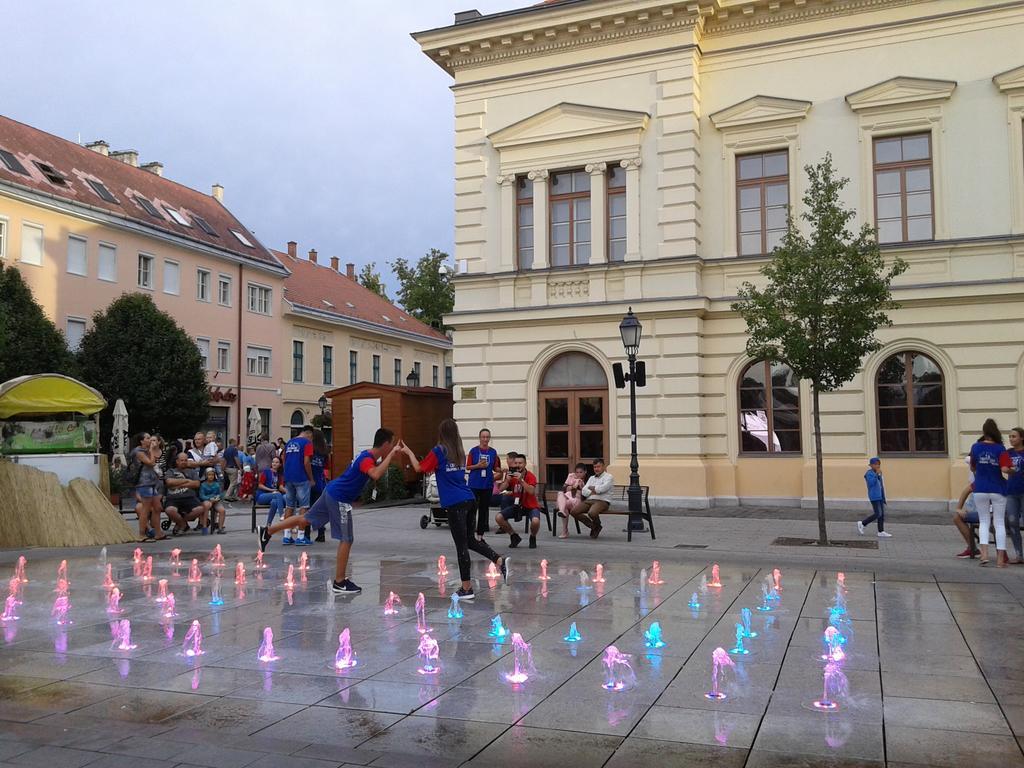 Székesfehérvár Sunset Apartman מראה חיצוני תמונה